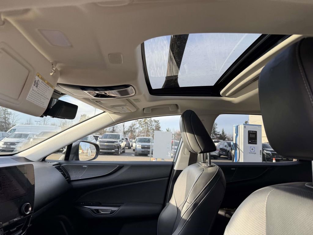 Used 2024 Lexus NX 300h AWD w/ Luxury Package image 21