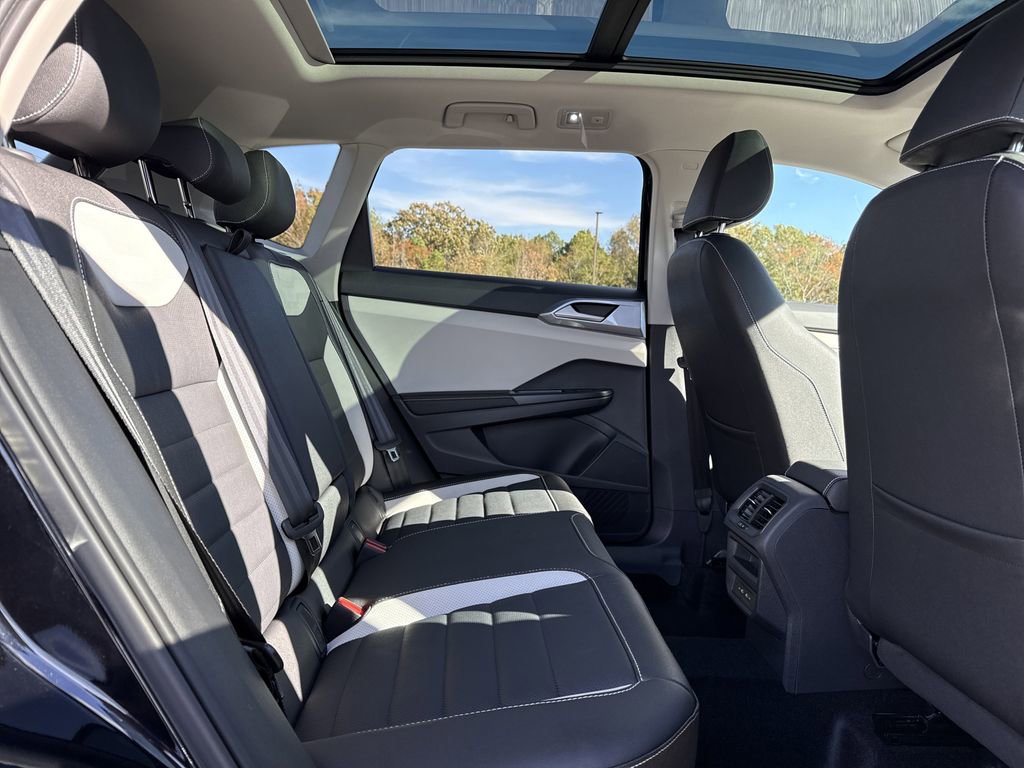 New 2026 Volkswagen Taos SEL image 17