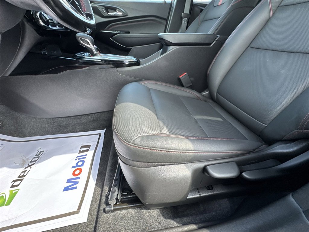 Used 2024 Chevrolet Trax RS w/ Sunroof Package image 12