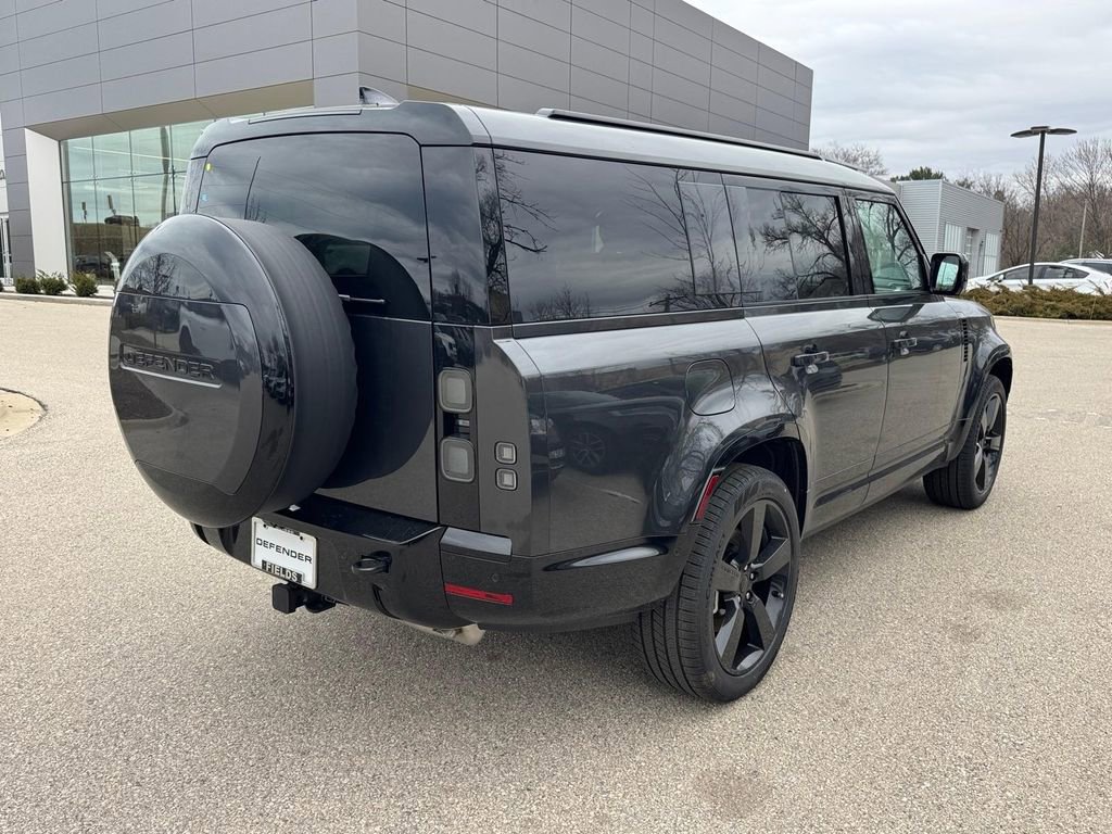 New 2026 Land Rover Defender 130 X-Dynamic SE image 4