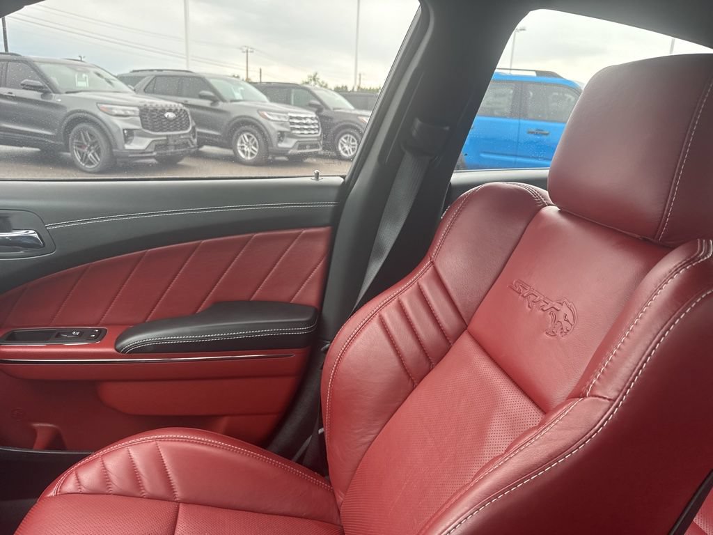 Used 2022 Dodge Charger SRT Hellcat w/ Carbon/Suede Interior Package RWD image 31