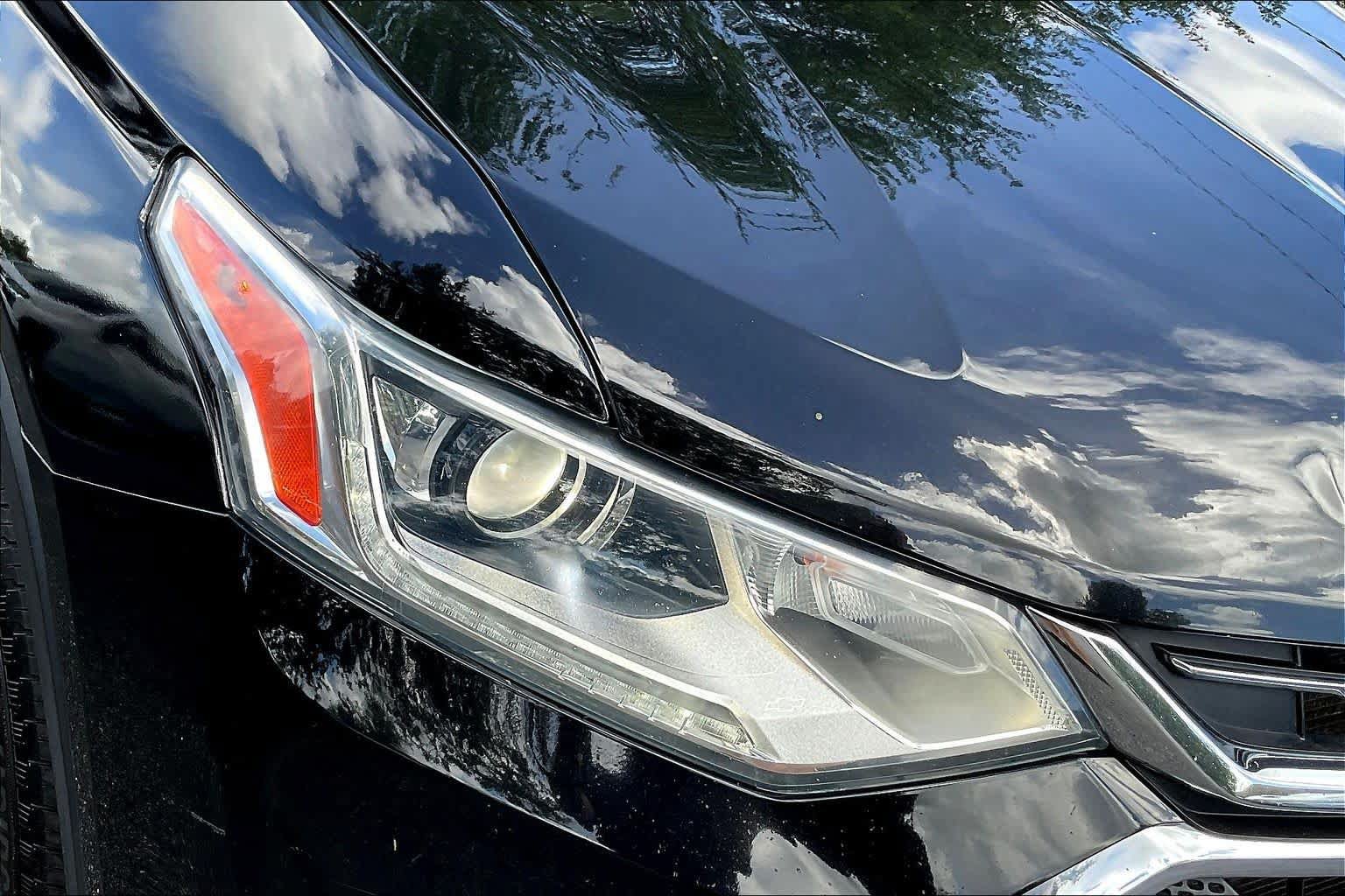 Used 2021 Chevrolet Traverse LT FWD image 28