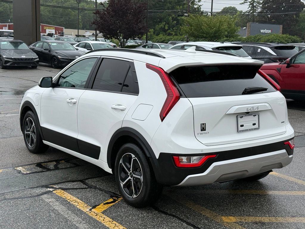 Used 2024 Kia Niro EX w/ EX Cold Weather Package FWD image 3