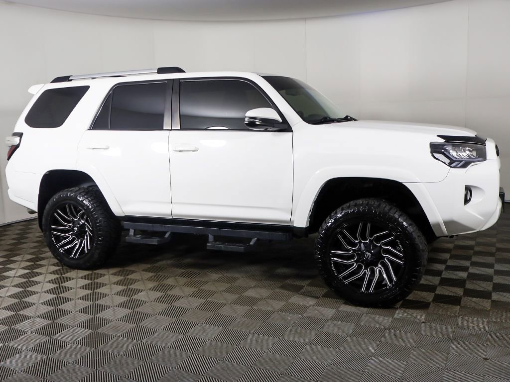 Used 2019 Toyota 4Runner SR5 Premium AWD/4WD image 17