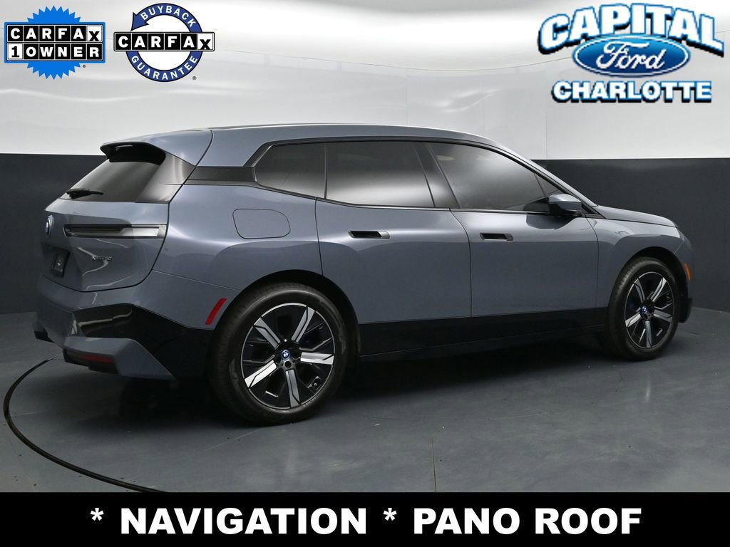 Used 2023 BMW iX xDrive50 w/ Sport Package AWD/4WD image 7