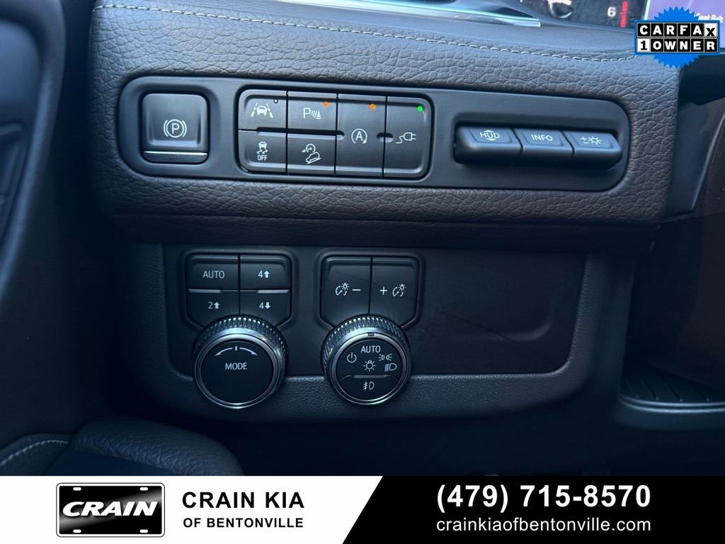 Used 2021 GMC Yukon Denali w/ Denali Premium Package image 13