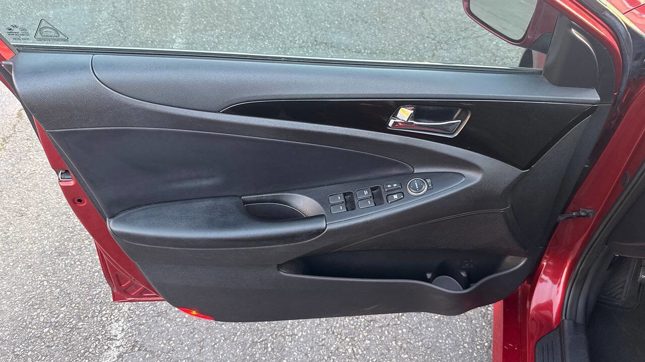 Used 2014 Hyundai Sonata SE image 32