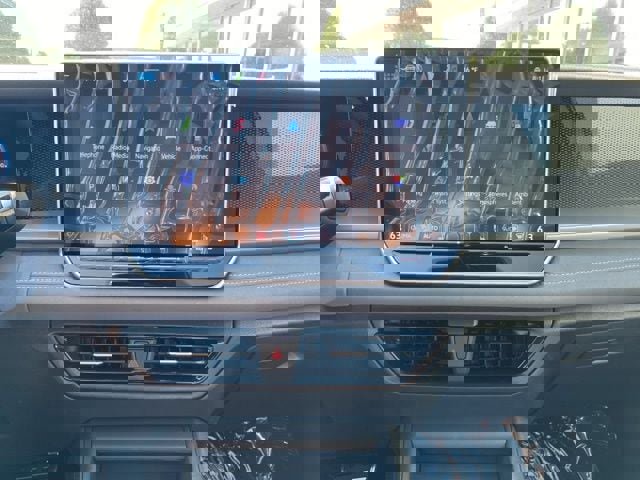 New 2025 Volkswagen Tiguan SE R-Line image 33