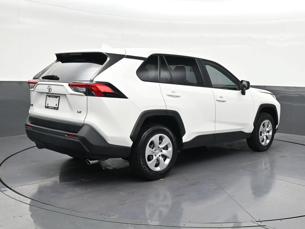 Used 2023 Toyota RAV4 LE FWD image 5