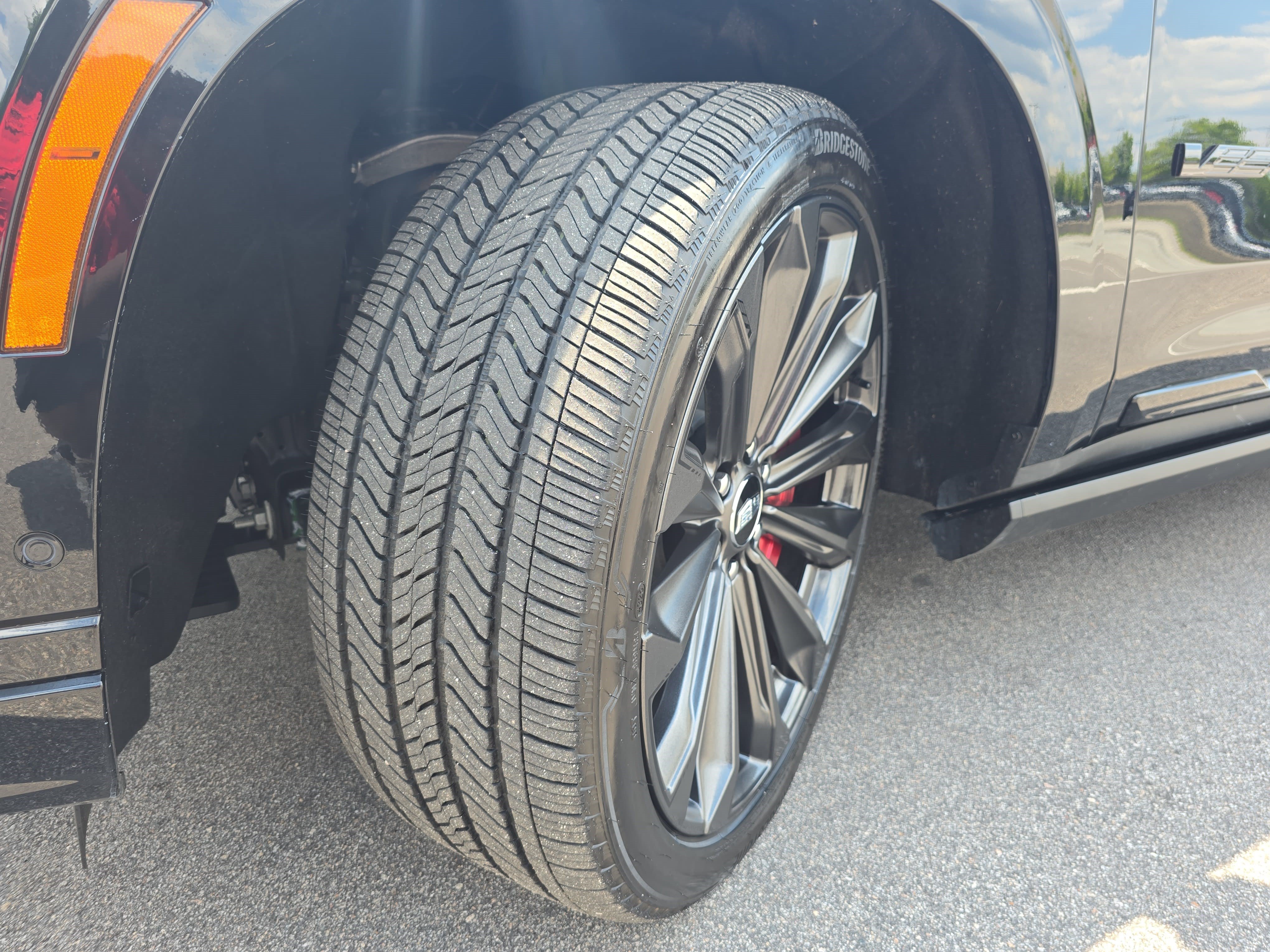 Used 2026 Cadillac Escalade ESV V AWD/4WD image 34
