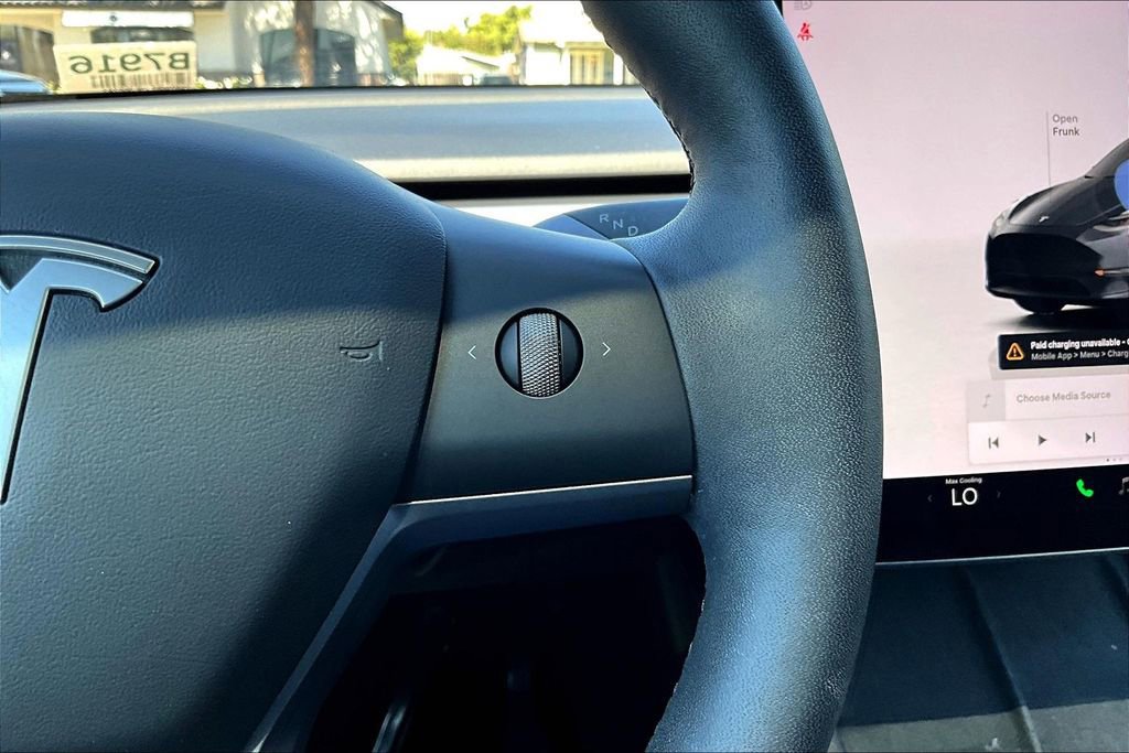 Used 2022 Tesla Model Y Long Range image 10