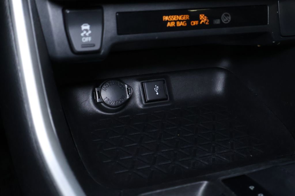 Used 2022 Toyota RAV4 LE AWD/4WD image 28