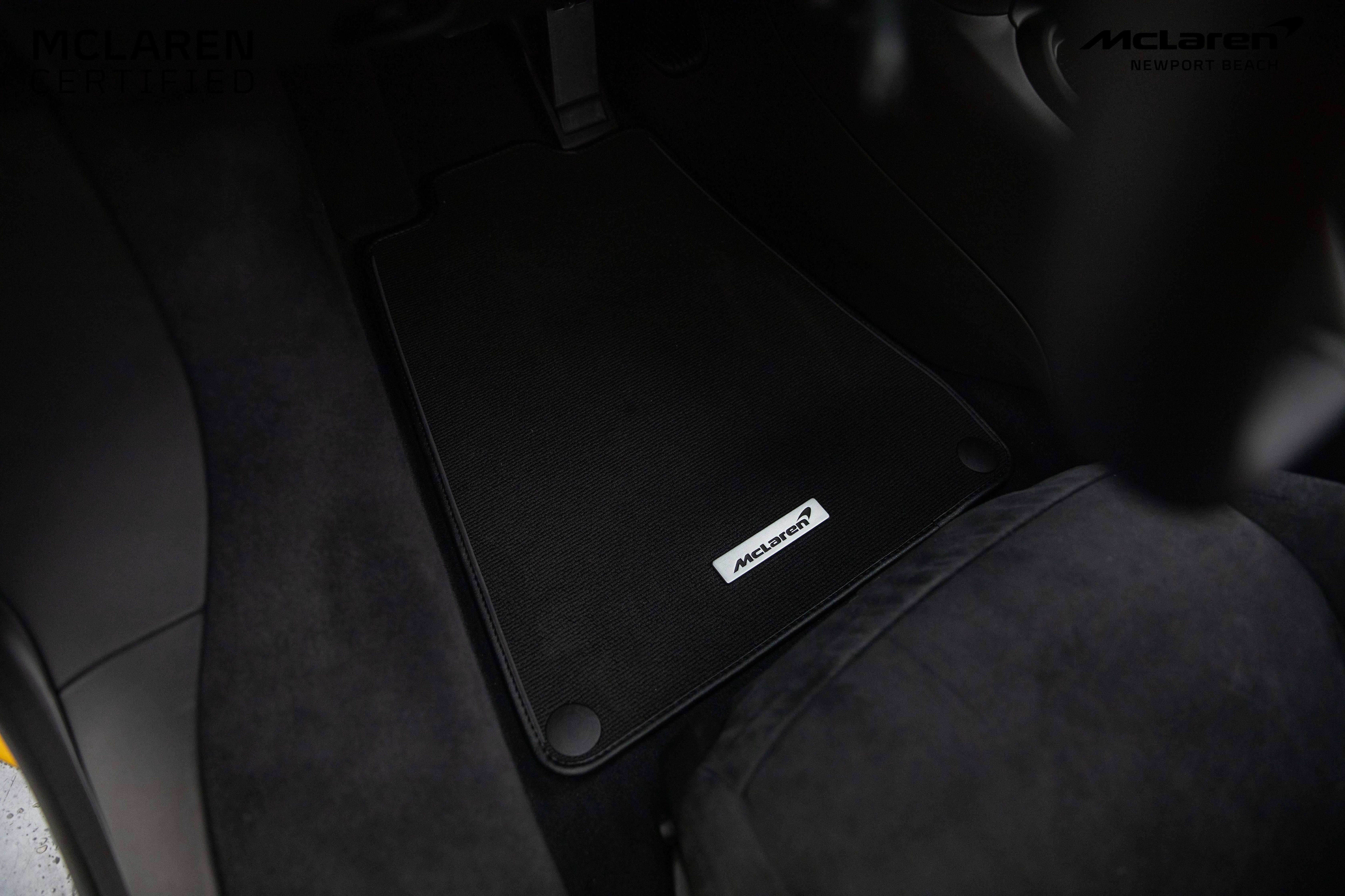 Used 2025 McLaren Artura Spider image 25