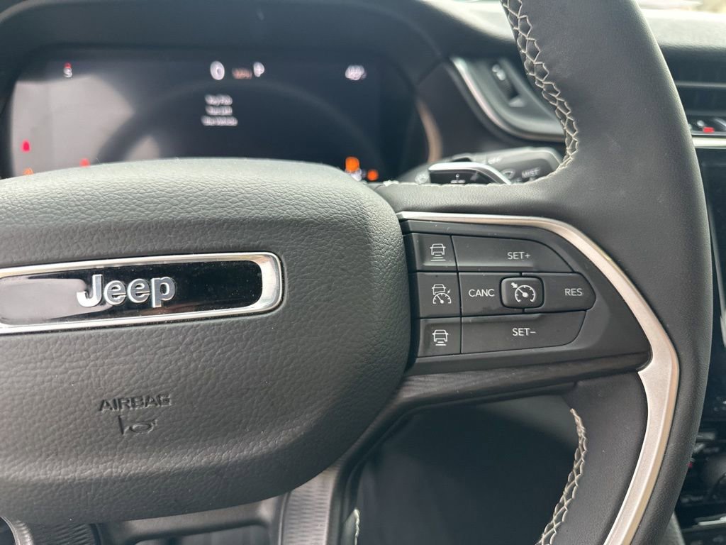 Used 2025 Jeep Grand Cherokee L Altitude image 15