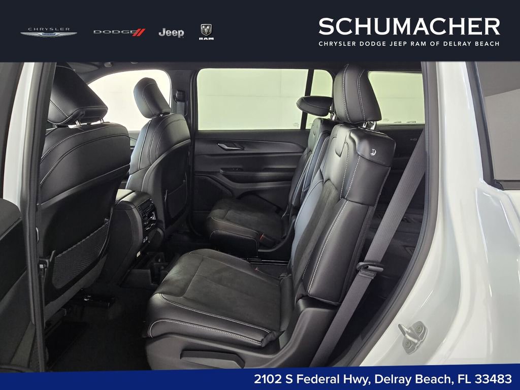 New 2025 Jeep Grand Cherokee L Laredo RWD image 9
