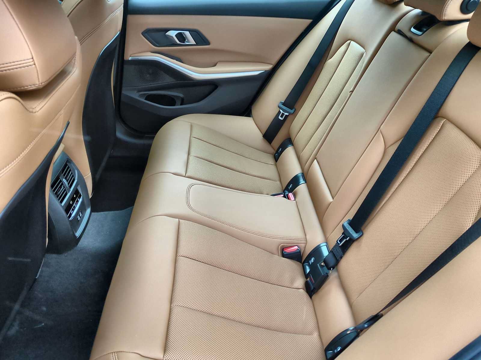 New 2026 BMW 330i xDrive Sedan w/ Premium Package AWD/4WD image 20