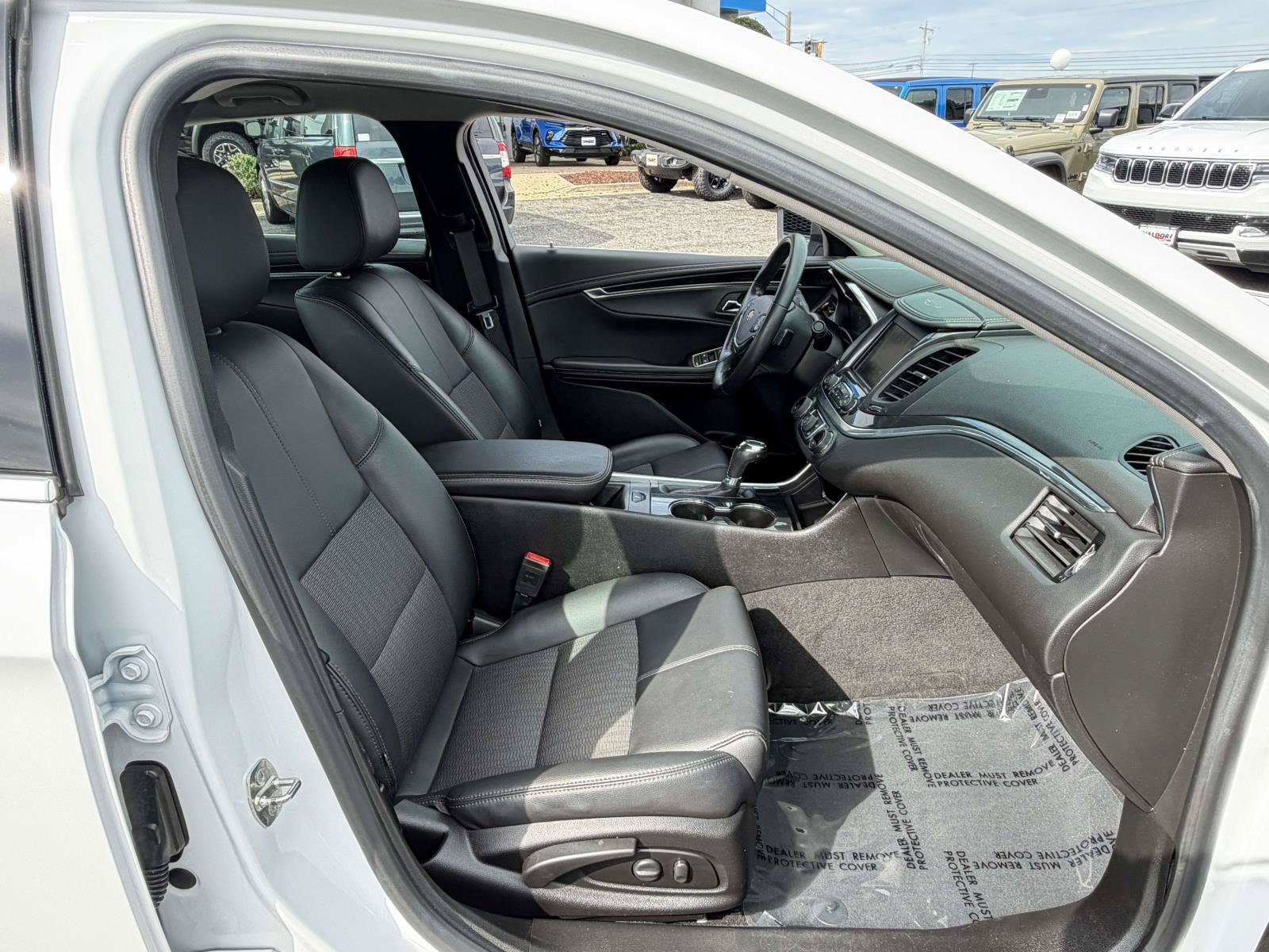 Used 2019 Chevrolet Impala LT FWD image 31