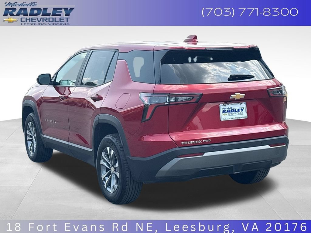 Used 2025 Chevrolet Equinox LT AWD/4WD image 3