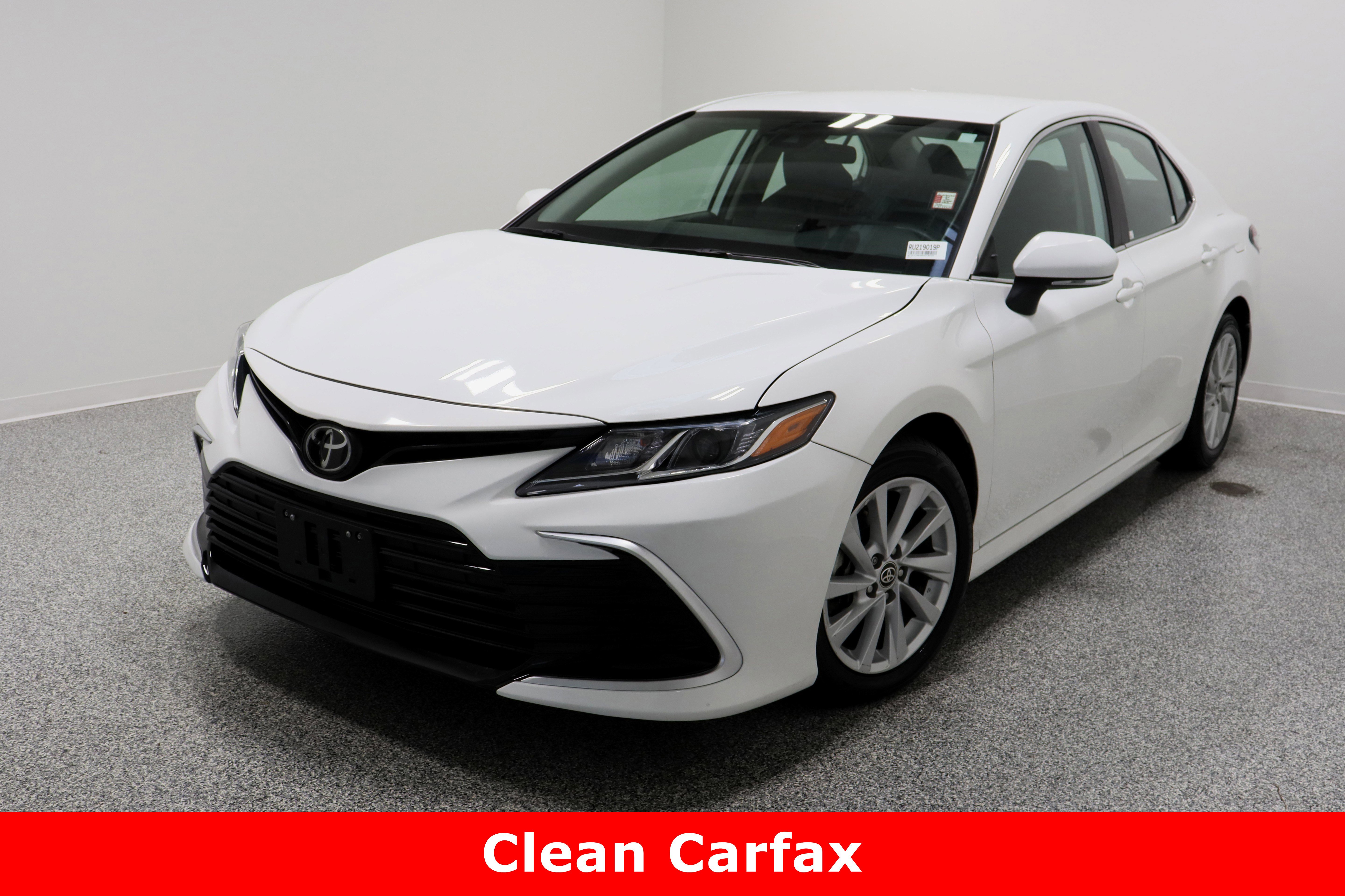 Used 2024 Toyota Camry LE image 2