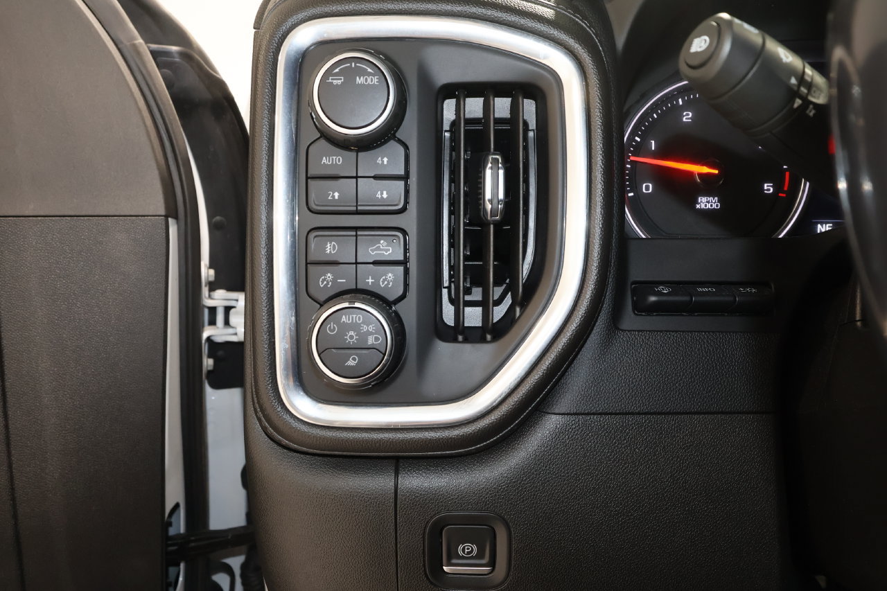 Certified 2022 Chevrolet Silverado 3500 High Country AWD/4WD image 11