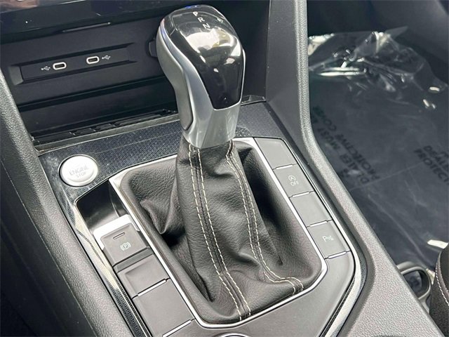 Used 2025 Volkswagen Taos SE image 28