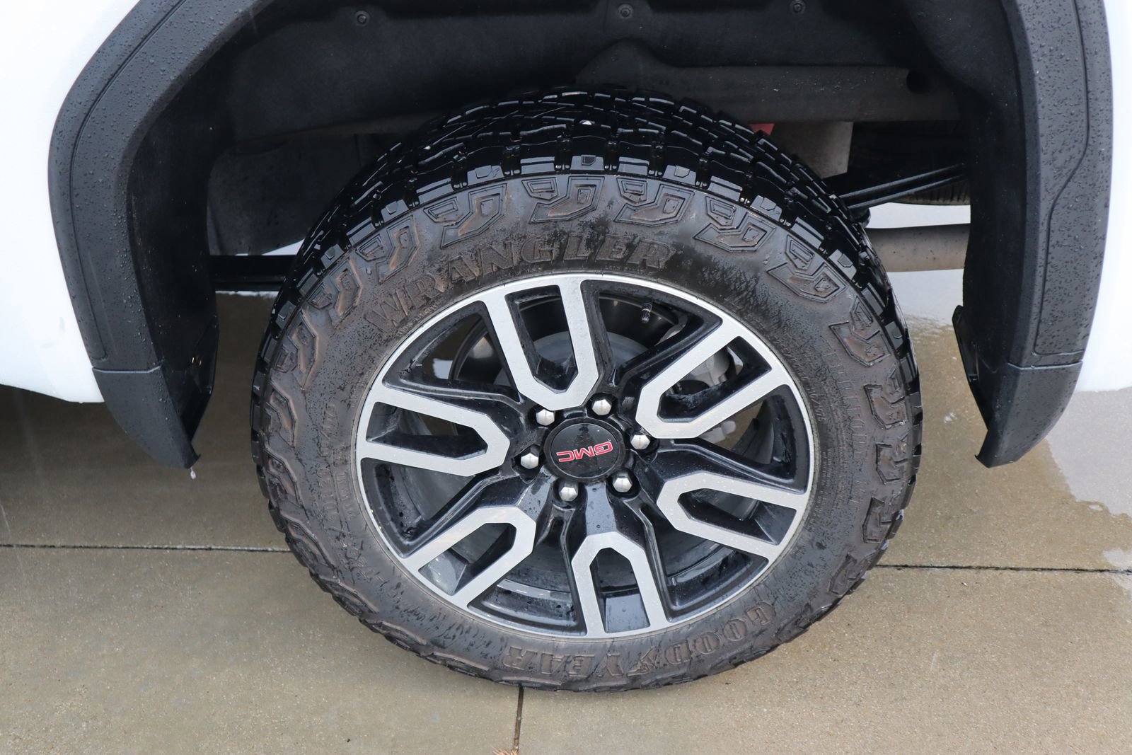 Used 2024 GMC Sierra 1500 AT4 w/ Technology Package image 13