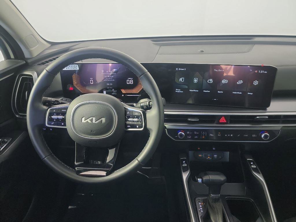 Certified 2025 Kia Sorento EX w/ Panoramic Sunroof Package image 26