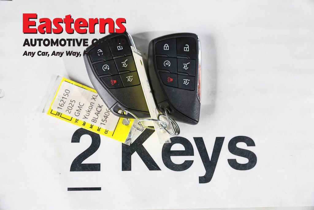 Used 2025 GMC Yukon XL Denali w/ Denali Reserve Package image 30