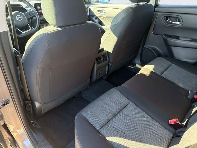 Used 2024 Nissan Rogue SV image 16