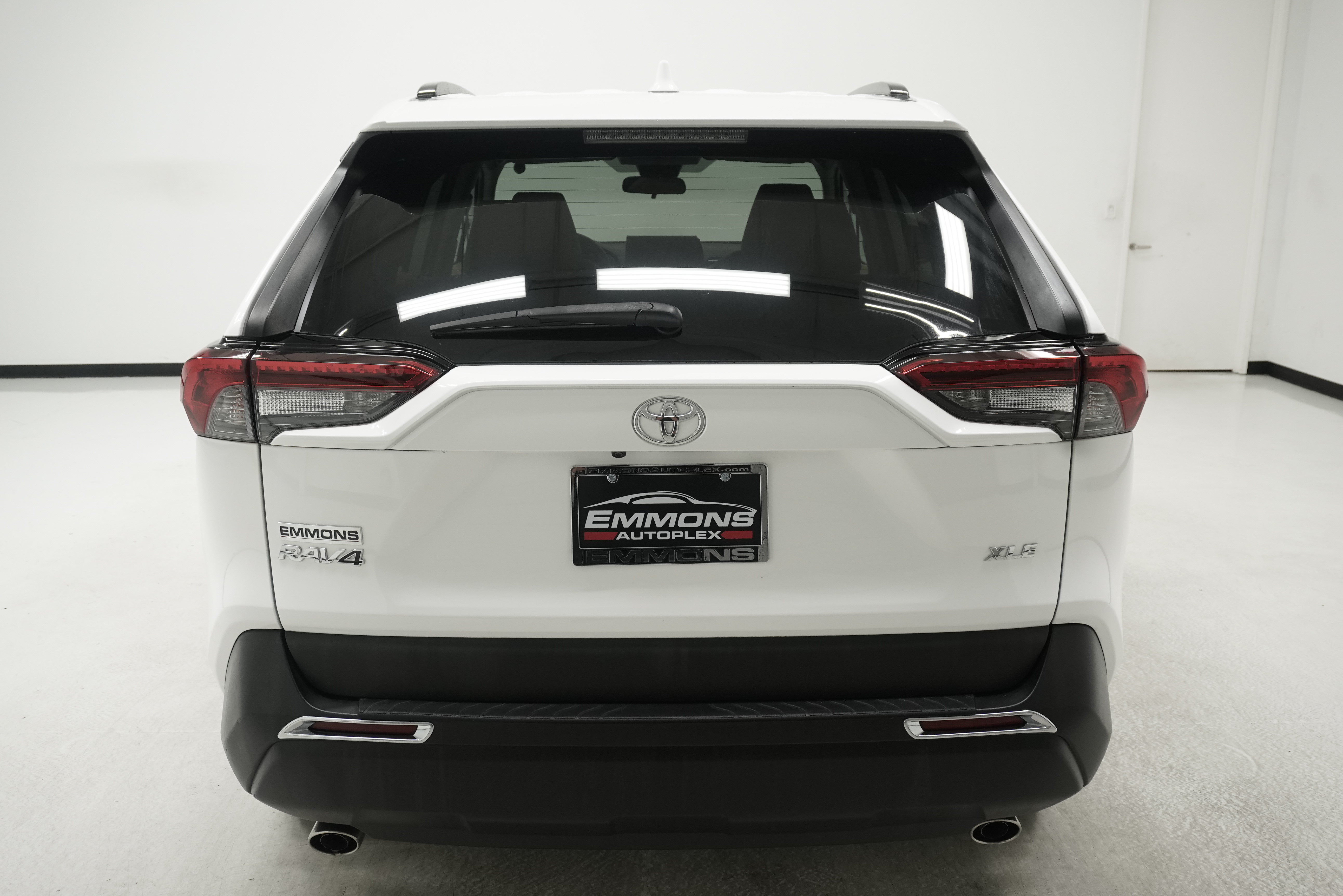 Used 2020 Toyota RAV4 XLE FWD image 5