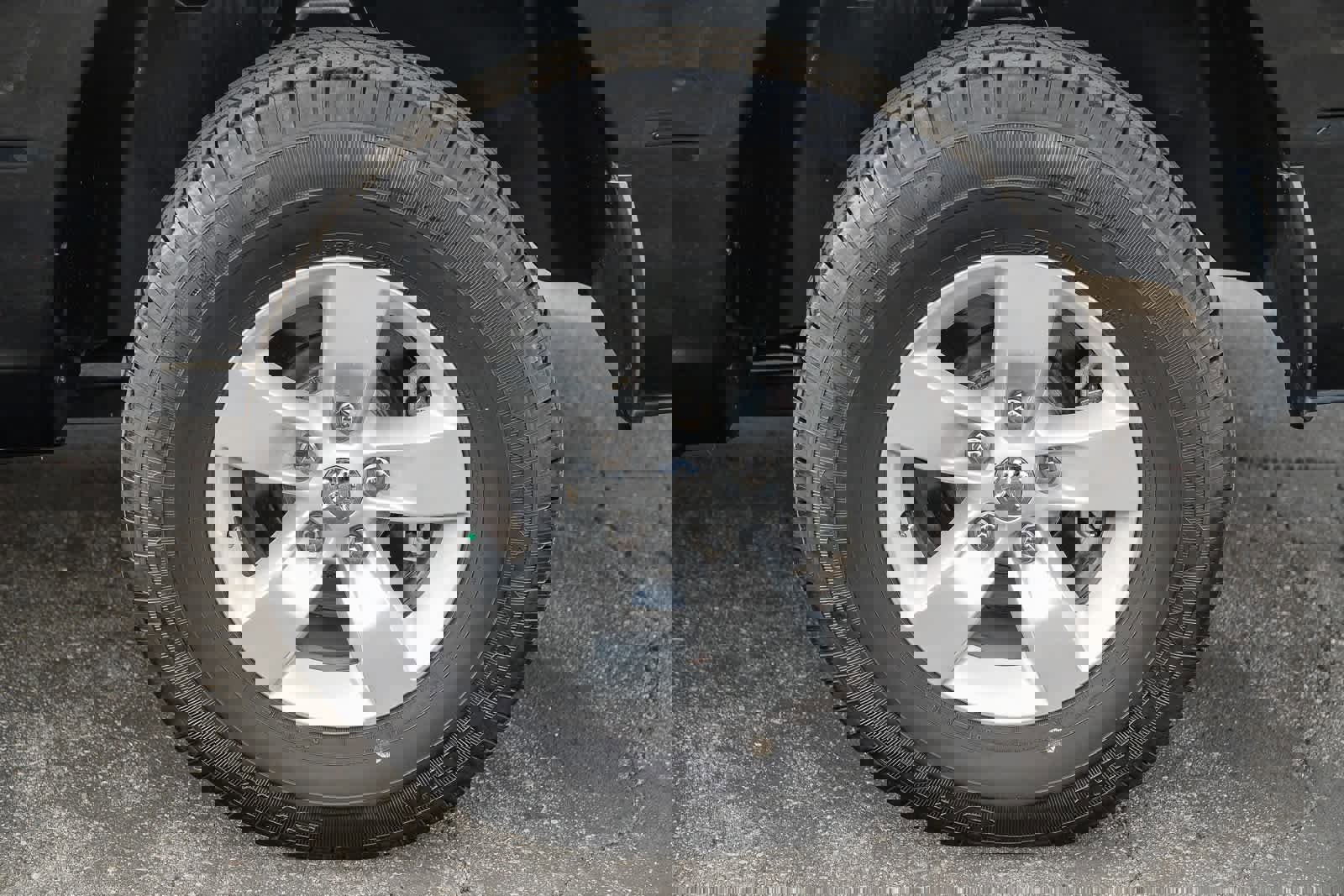 Used 2018 RAM 1500 Express image 10