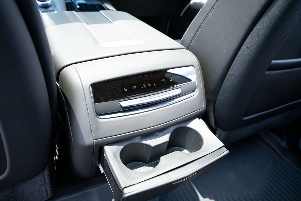 Used 2023 Cadillac Escalade ESV V w/ LPO, ONYX Package AWD/4WD image 50