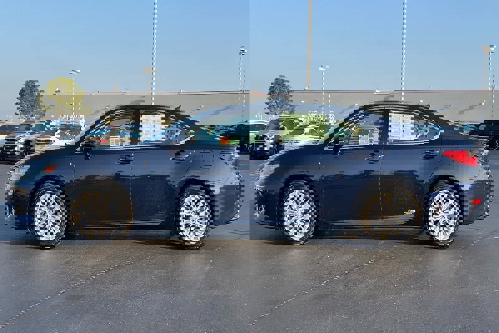 Used 2014 Lexus ES 300h image 9