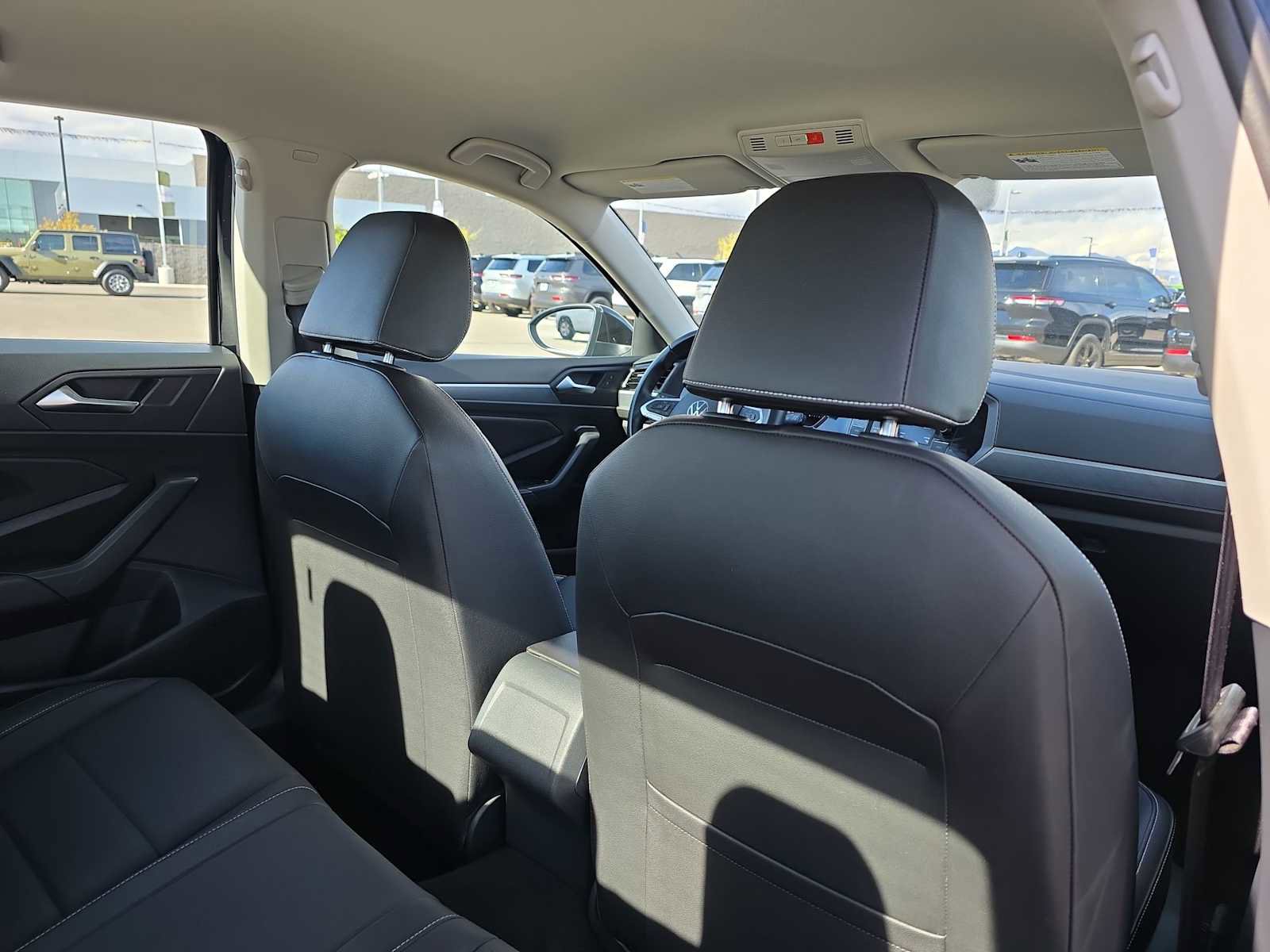 Used 2024 Volkswagen Jetta SE image 16