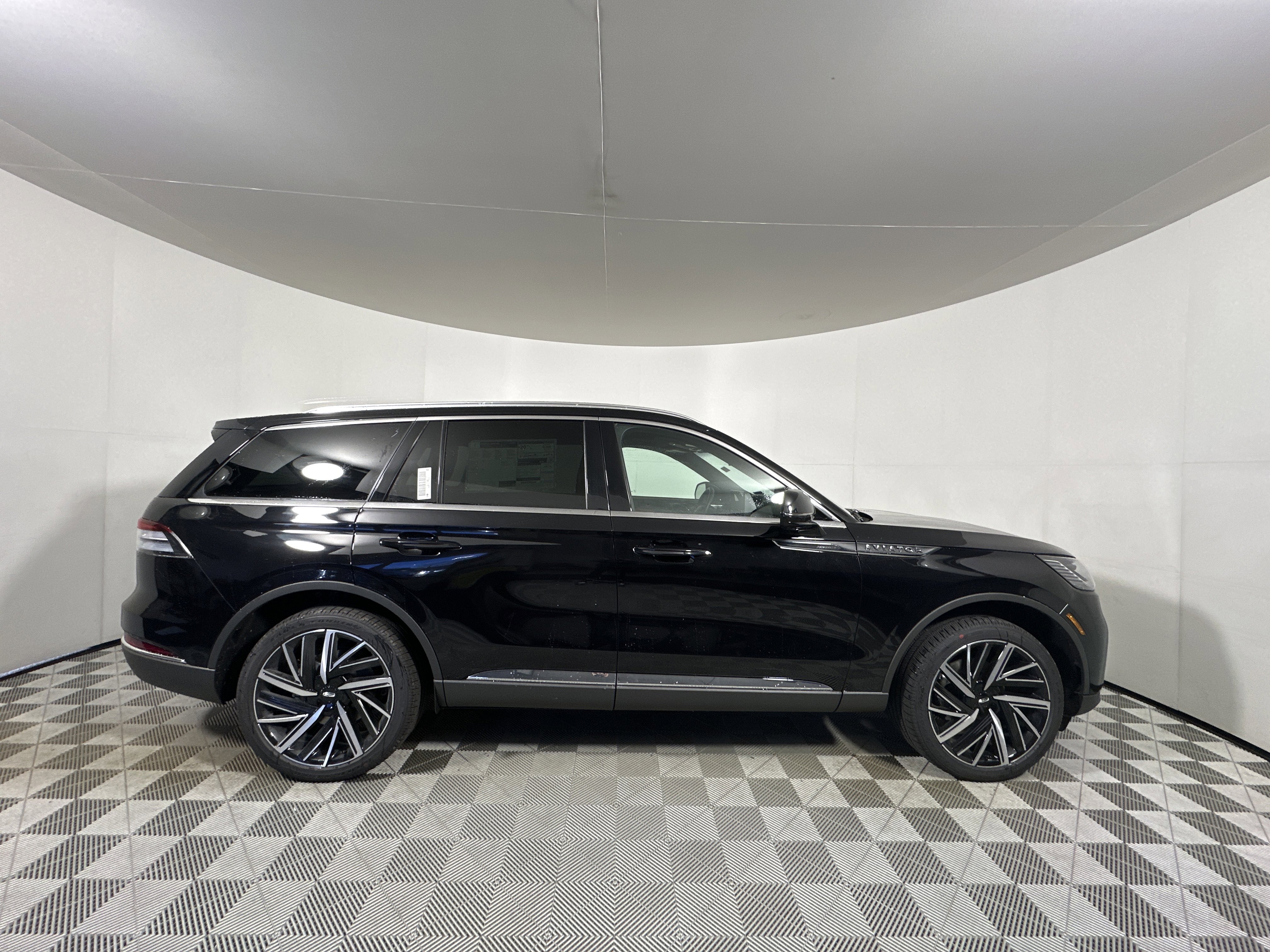 New 2025 Lincoln Aviator Reserve image 8