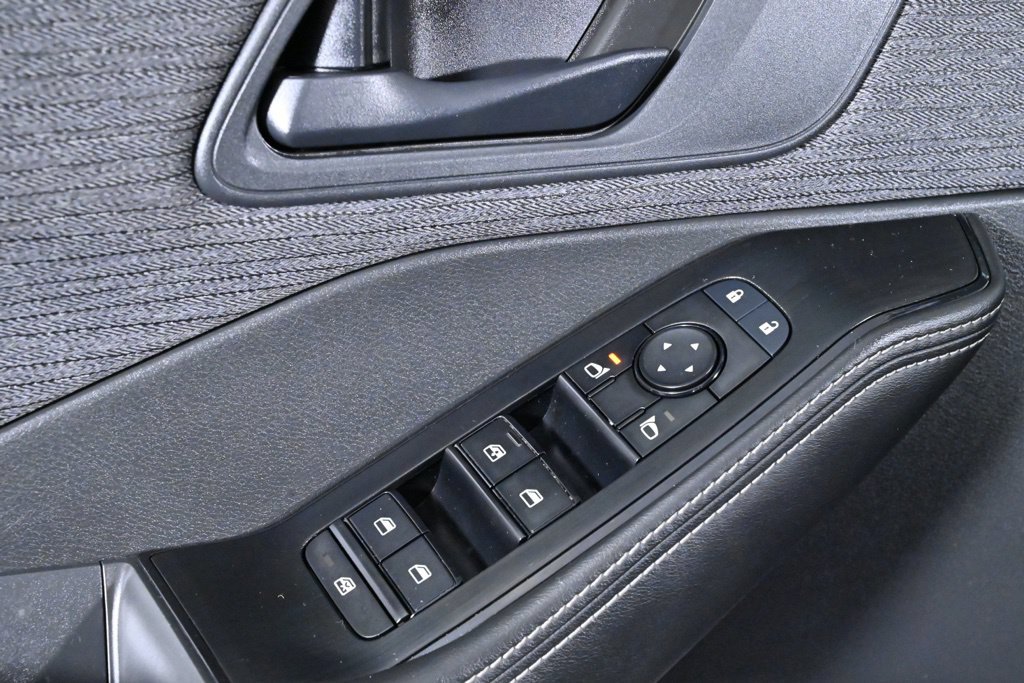 Used 2021 Nissan Rogue S AWD/4WD image 25