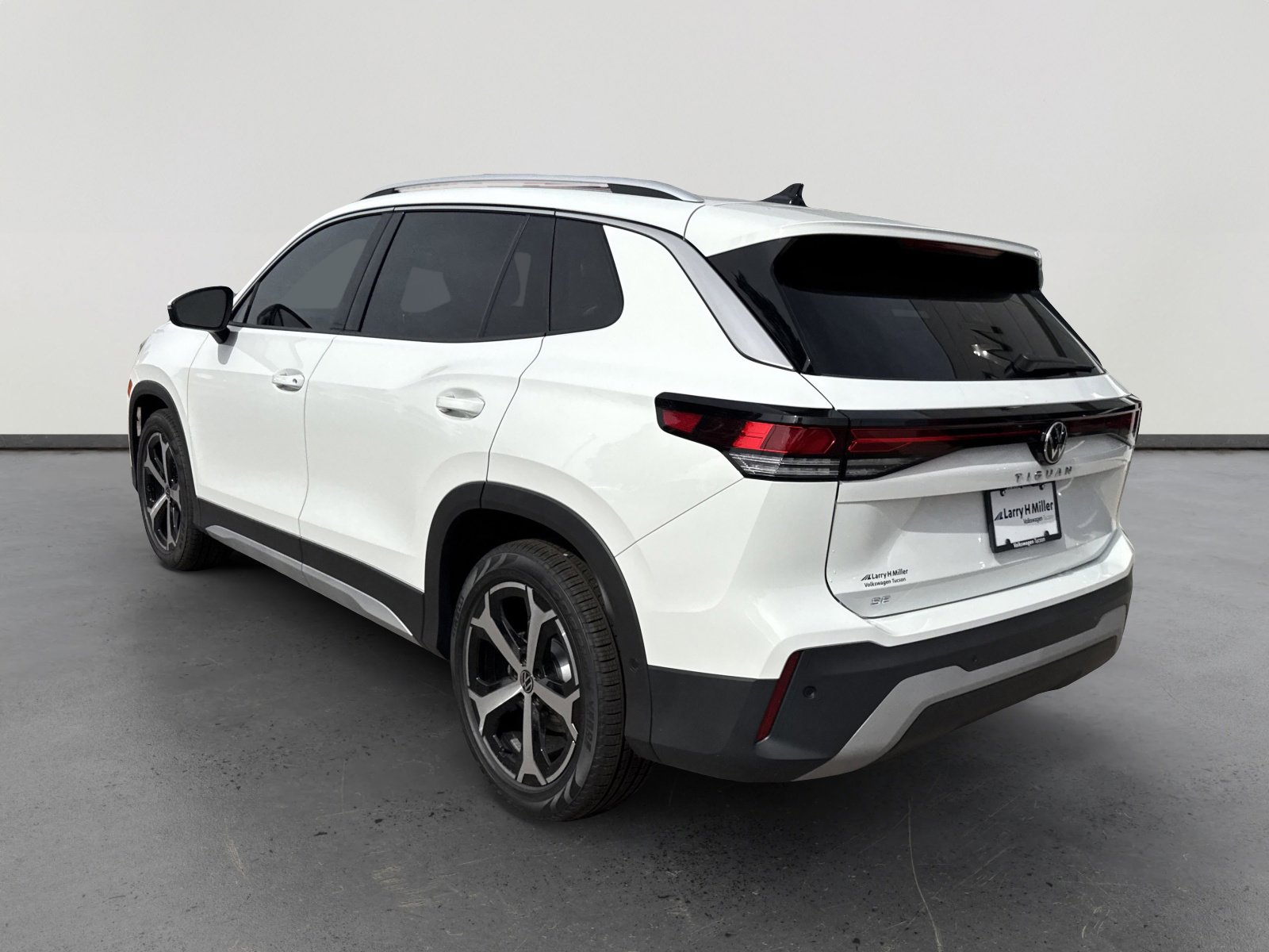 New 2026 Volkswagen Tiguan SE image 4
