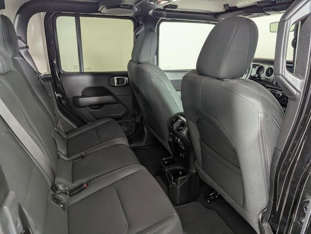 Used 2020 Jeep Gladiator Overland AWD/4WD image 20