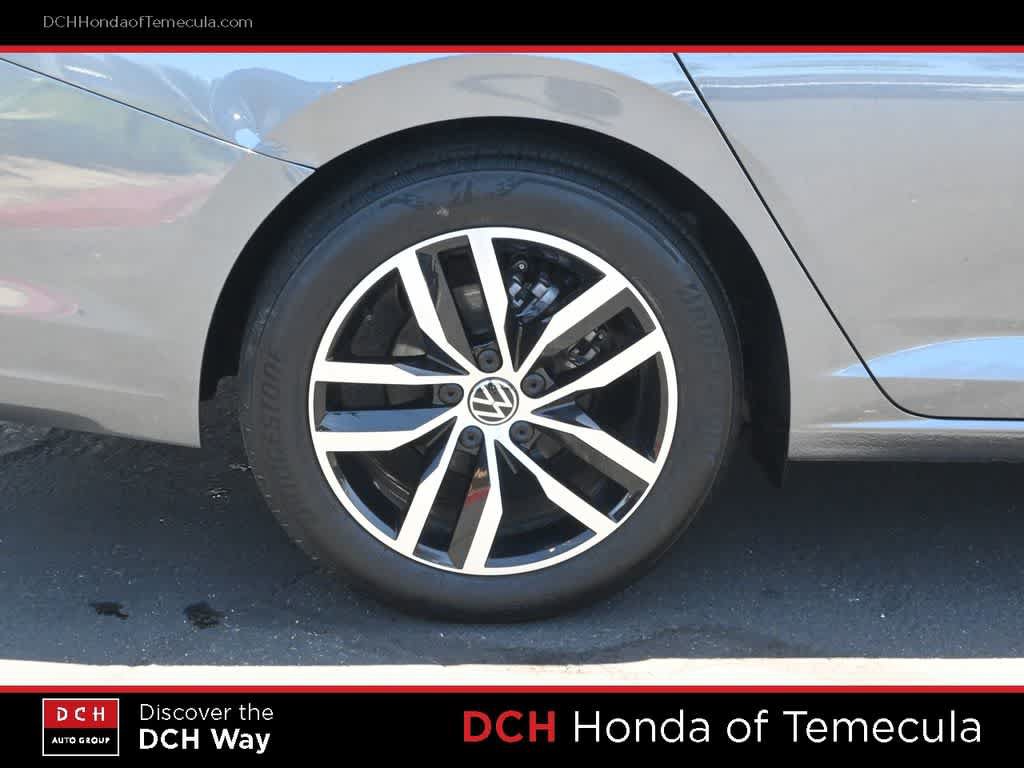 Used 2025 Volkswagen Jetta SE FWD image 24