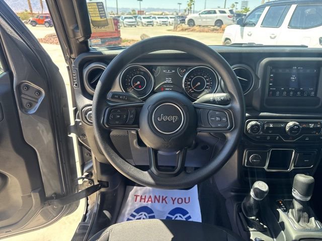 Certified 2022 Jeep Gladiator Sport AWD/4WD image 15