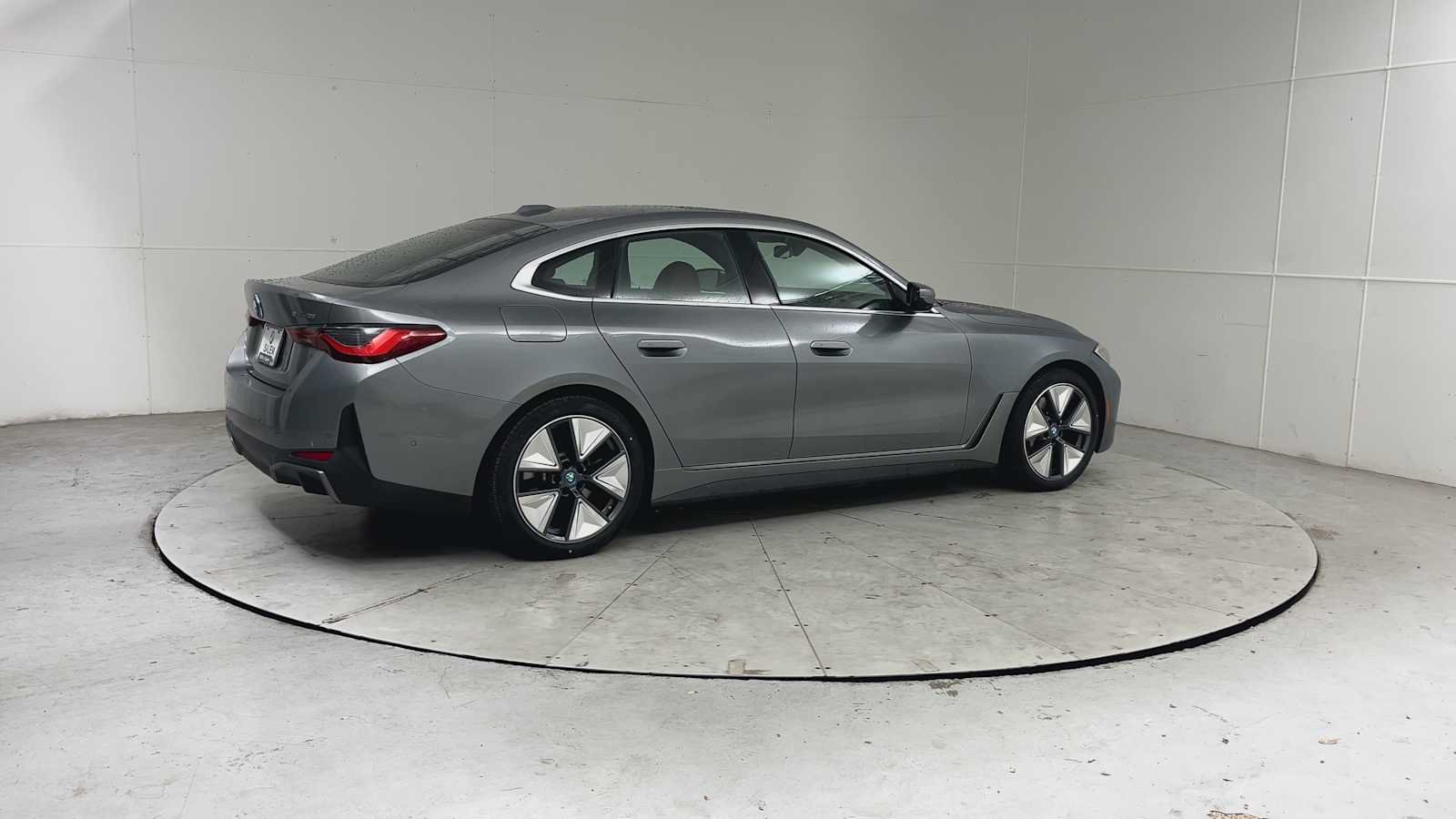 Used 2023 BMW i4 eDrive35 w/ Premium Package RWD image 9