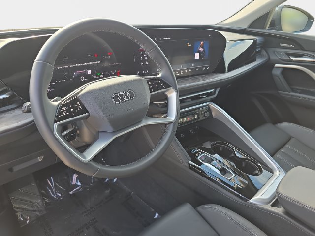 Certified 2025 Audi Q5 Premium w/ Premium Plus AWD/4WD image 19