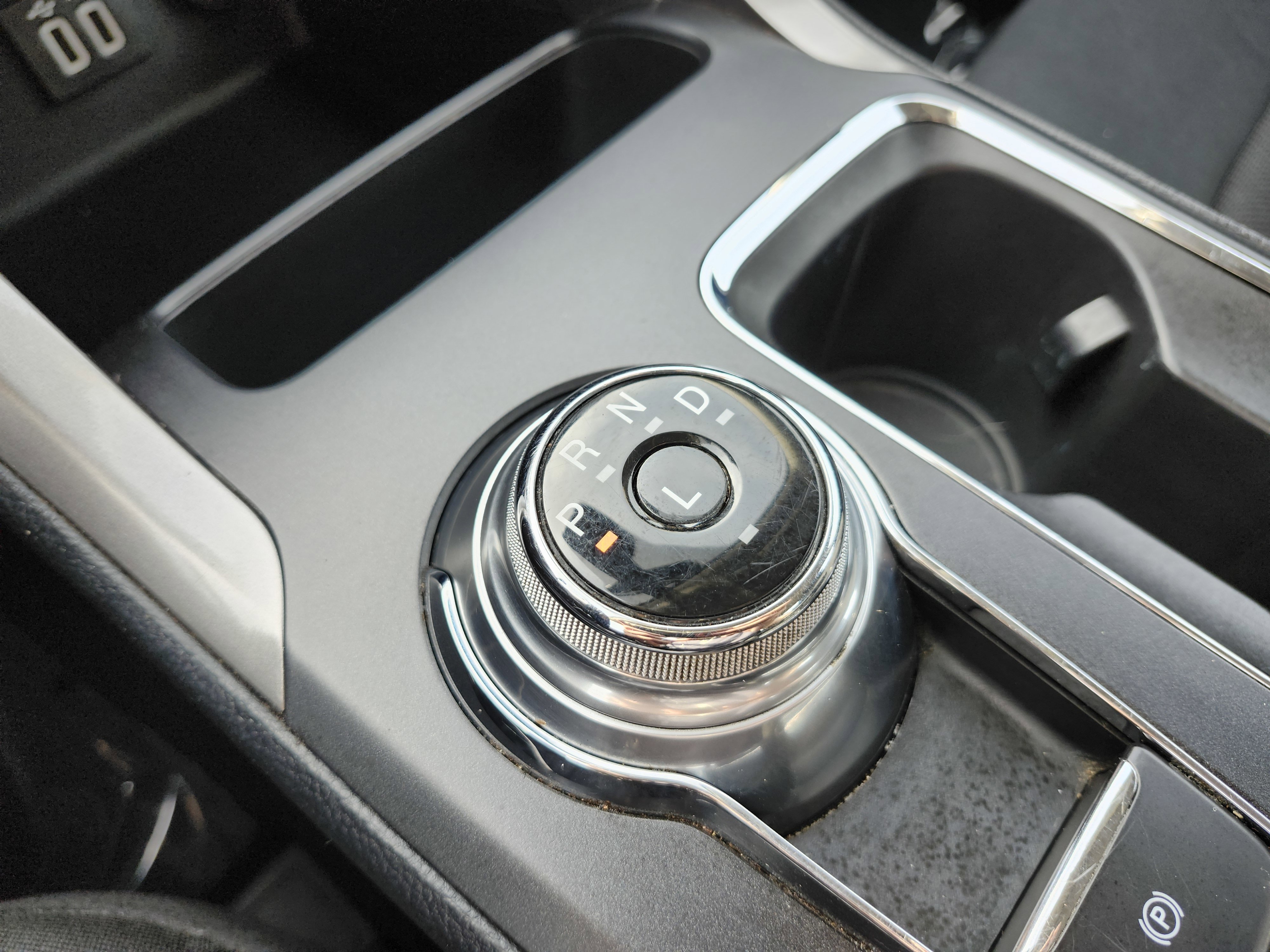 Used 2019 Ford Fusion SE FWD image 34
