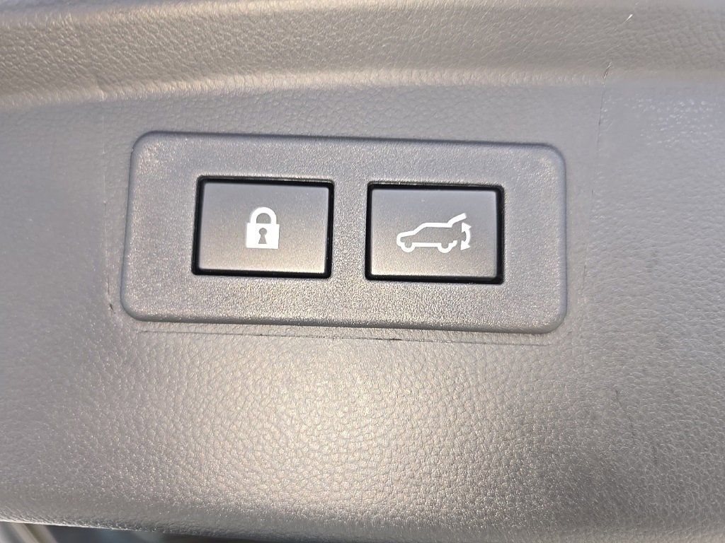 Certified 2025 Subaru Outback Premium image 30