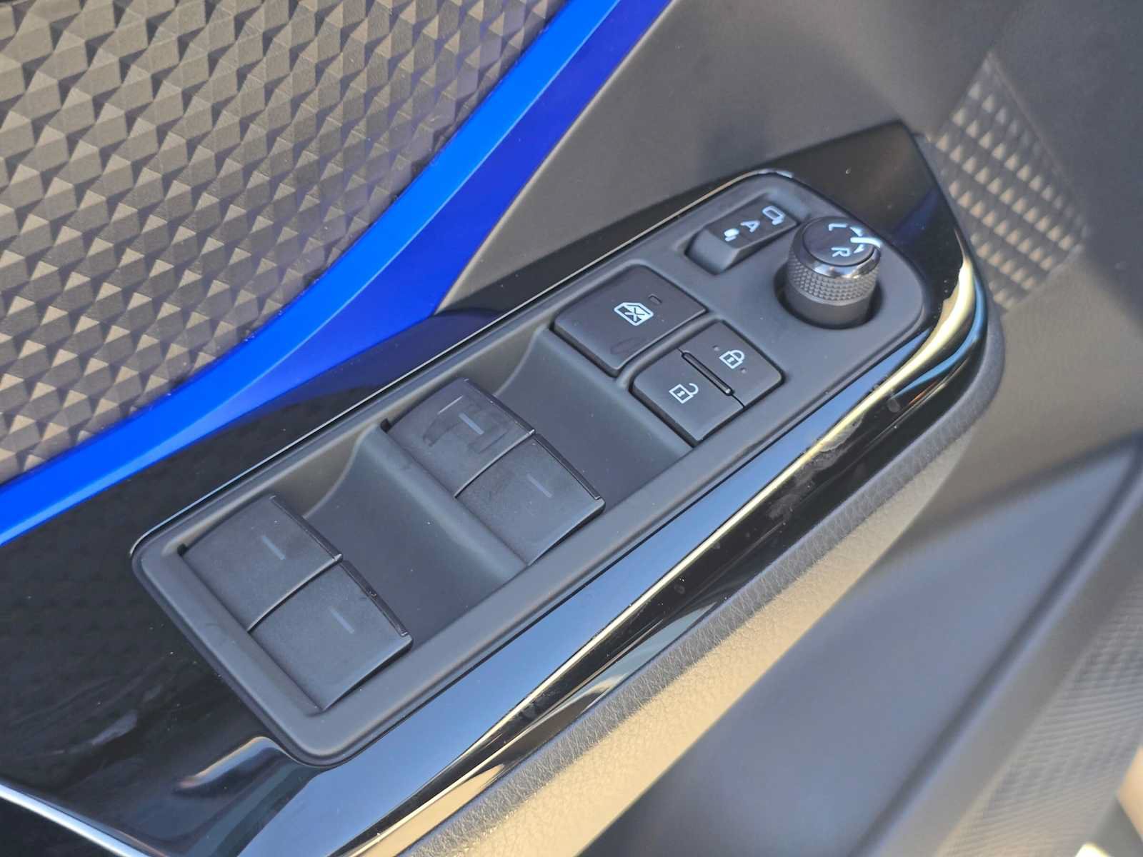 Certified 2020 Toyota C-HR XLE FWD image 23