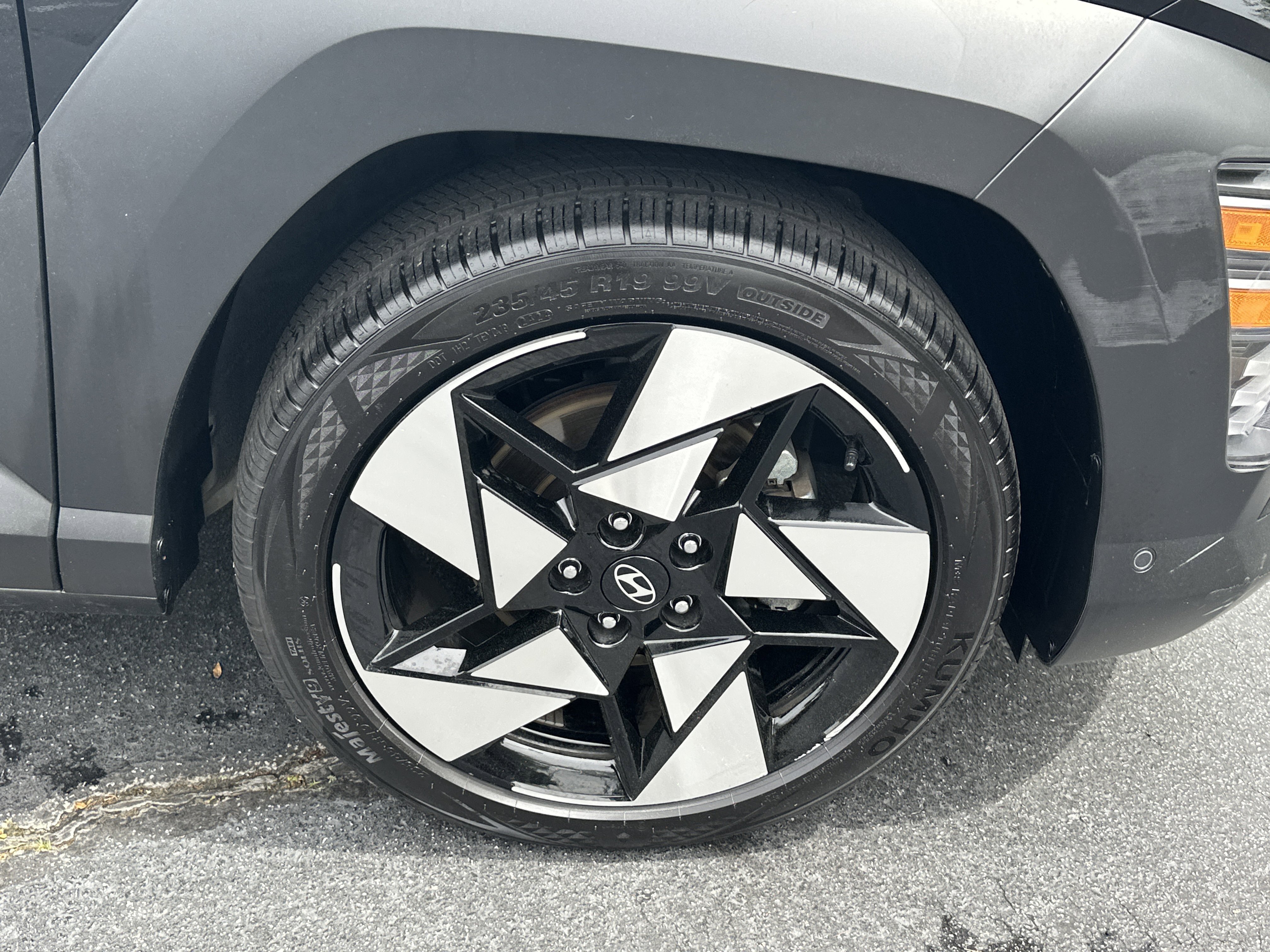 Used 2025 Hyundai Kona Limited image 14