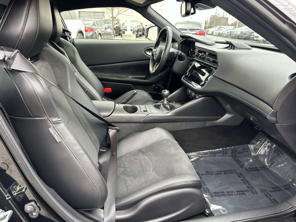 Used 2024 Nissan Z Performance w/ Floor Mat Package image 33