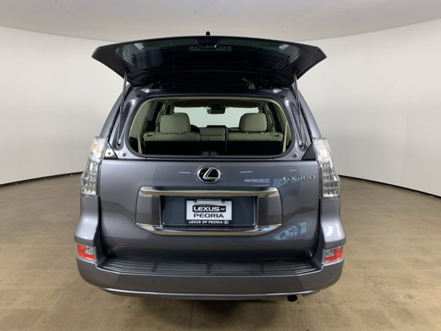 Used 2023 Lexus GX 460 Premium w/ Premium Package image 12