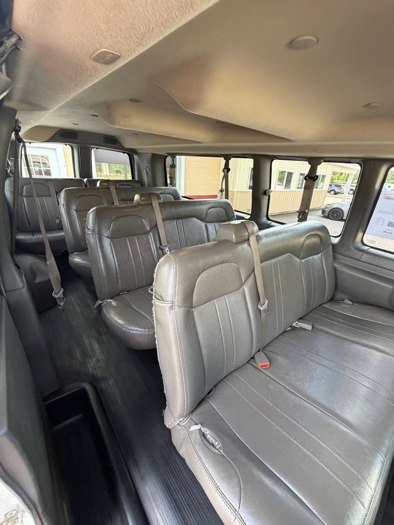 Used 2023 Chevrolet Express 3500 LS RWD image 16