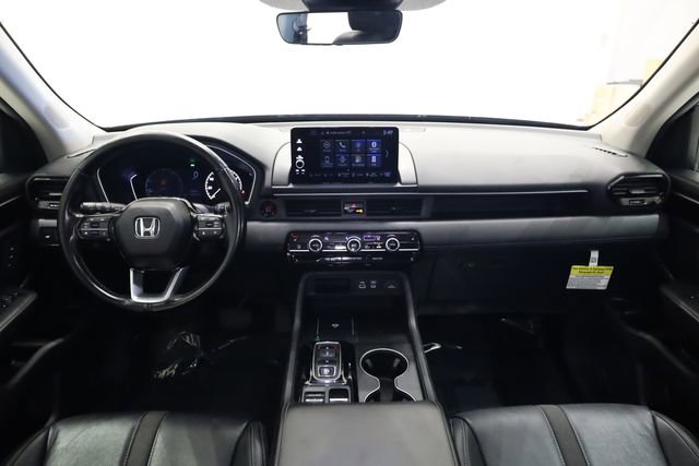 Used 2025 Honda Pilot EX-L image 16